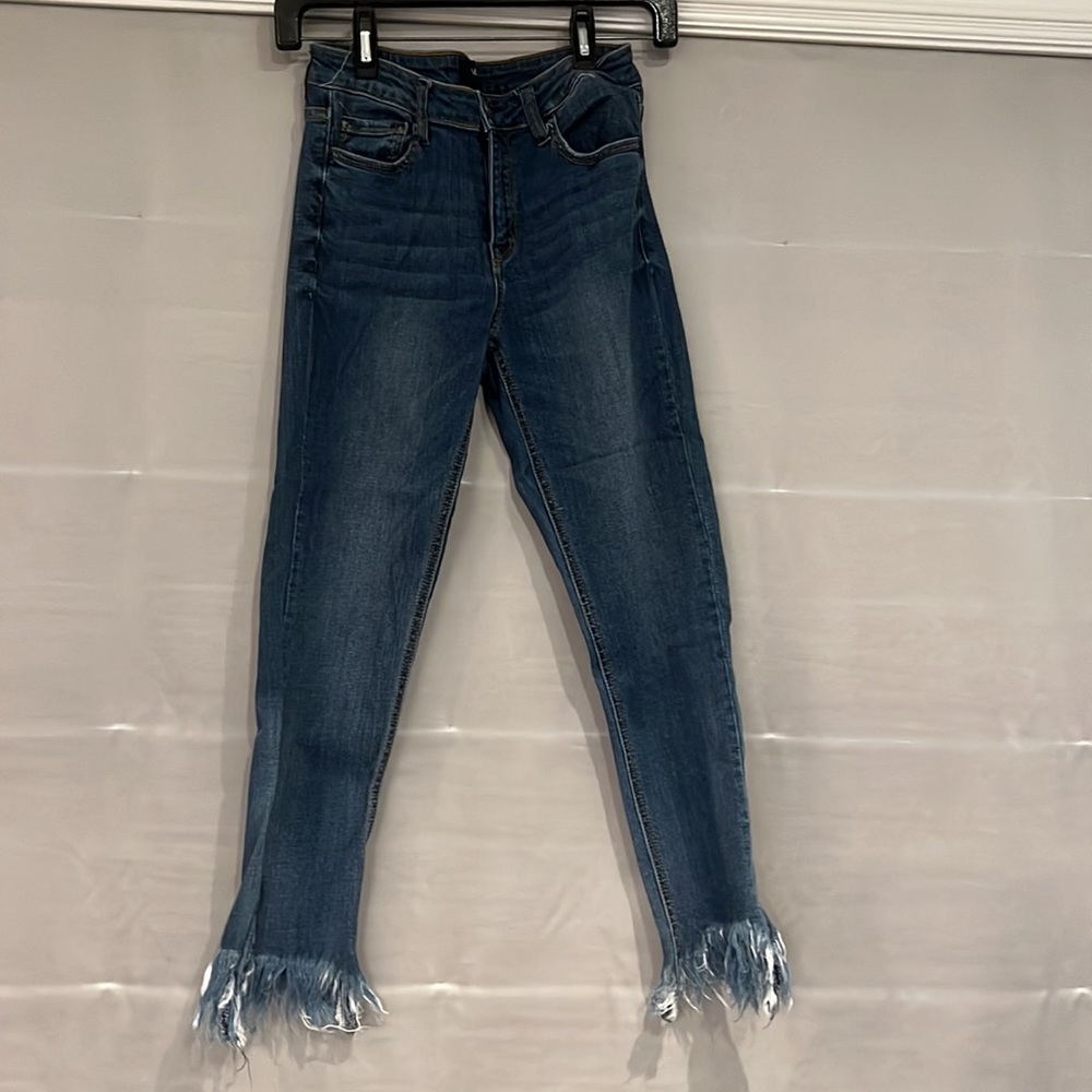 VERET skinny jeans with fun bottom